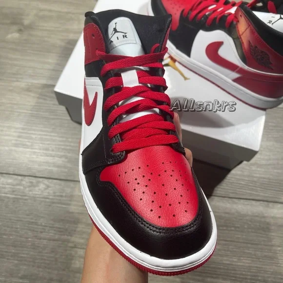 Air Jordan 1 Mid Women’s Red Black White